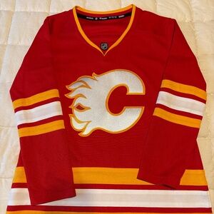 Calgary Flames Jersey (Medium)